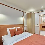 Apartment Center Of Paris By Studio Prestige